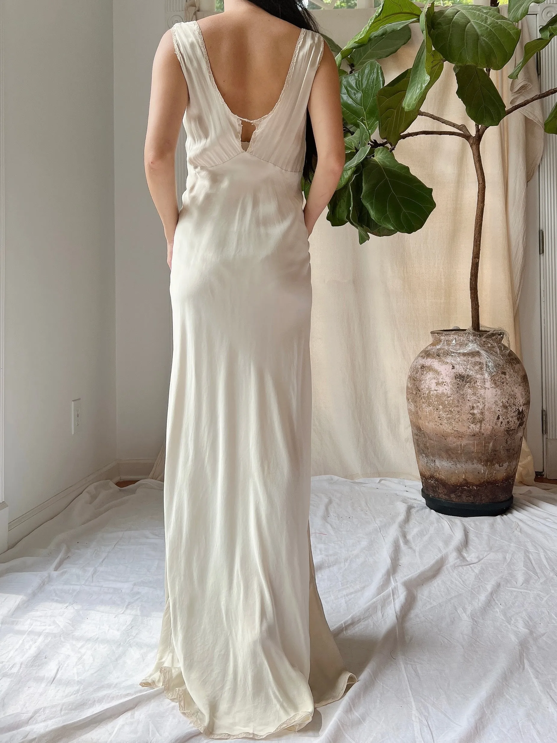 1930s Pale Celadon Silk and Lace Gown - S/M