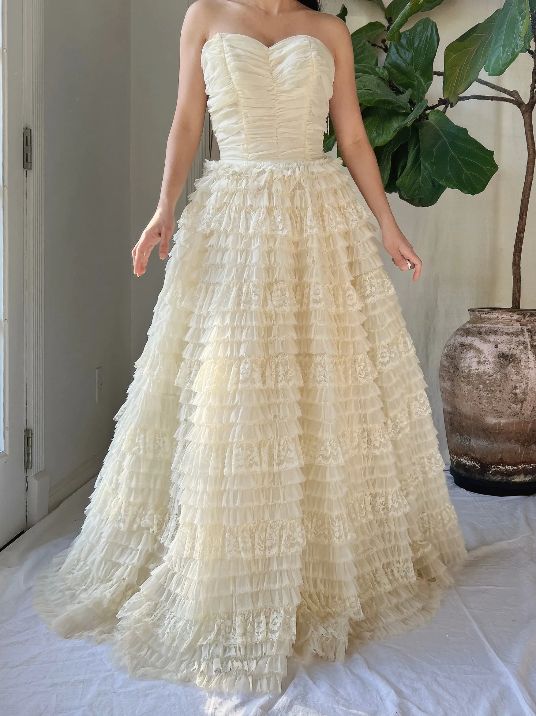 1950s Nylon and Lace Ruffle Dress - XS