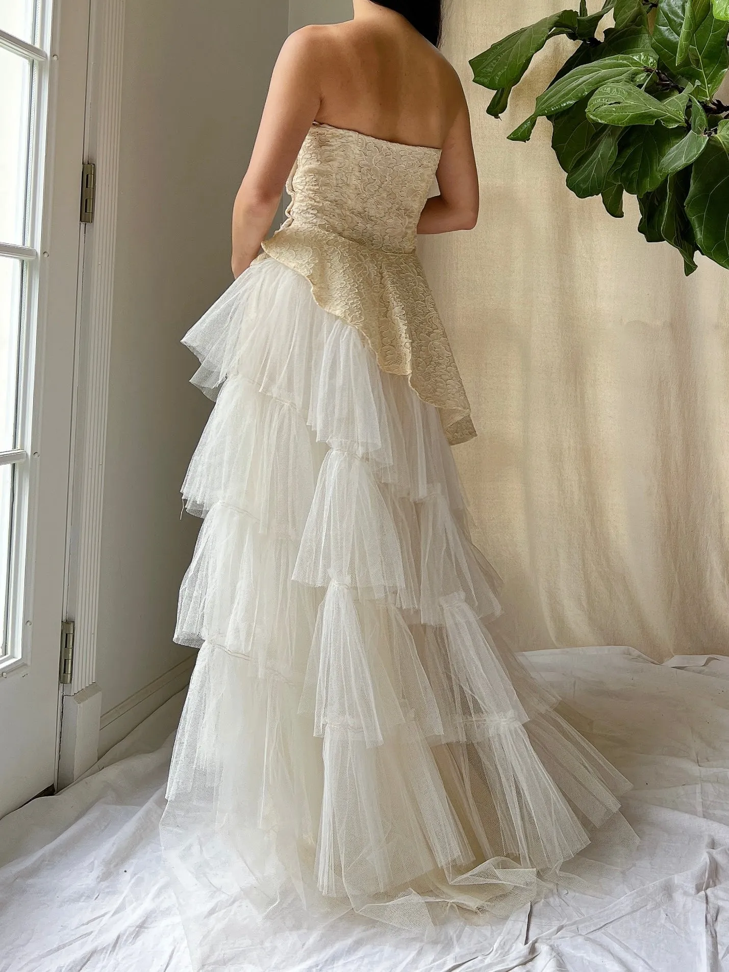 1950s Tulle and Lace Strapless Gown - S