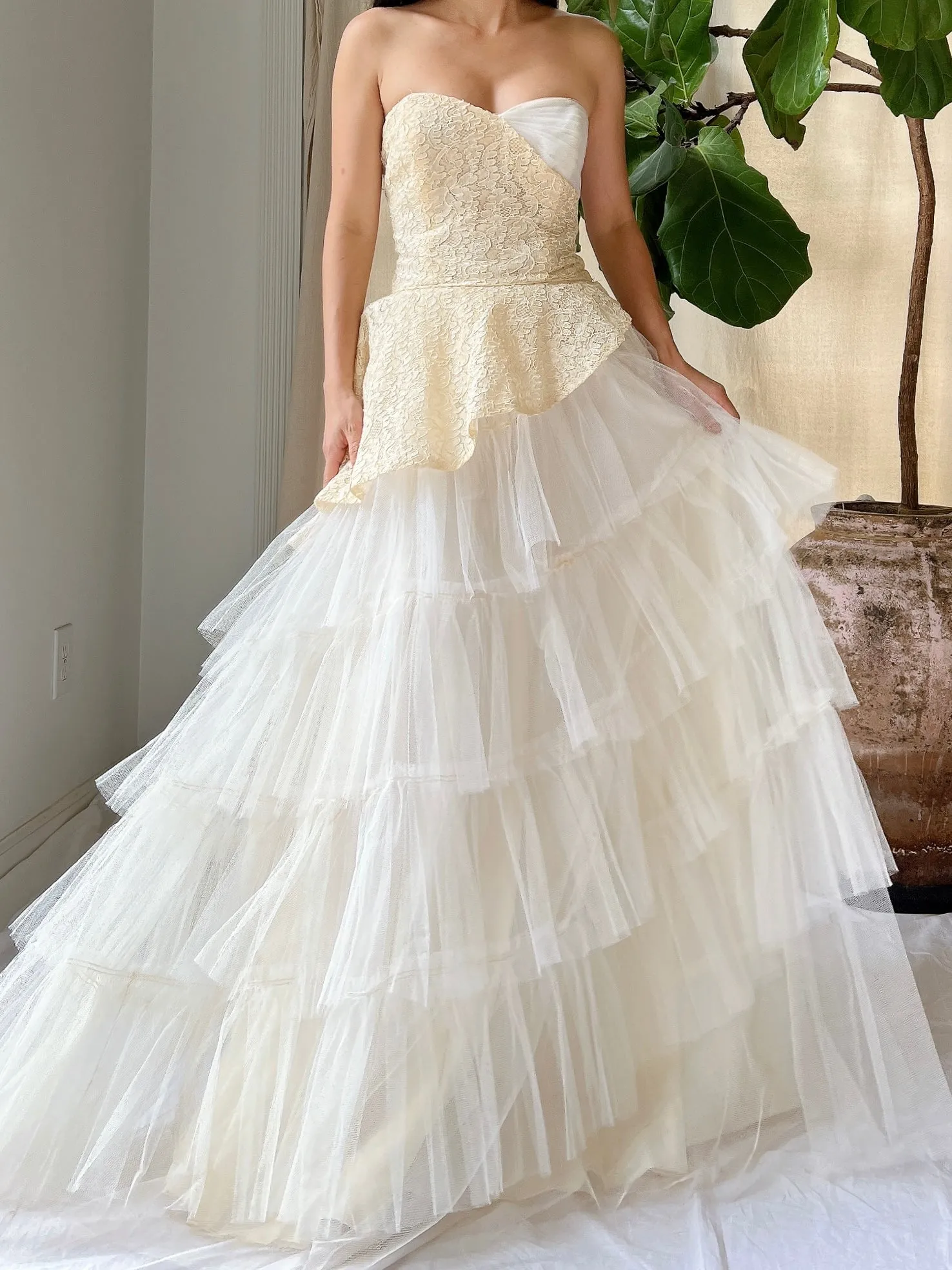 1950s Tulle and Lace Strapless Gown - S