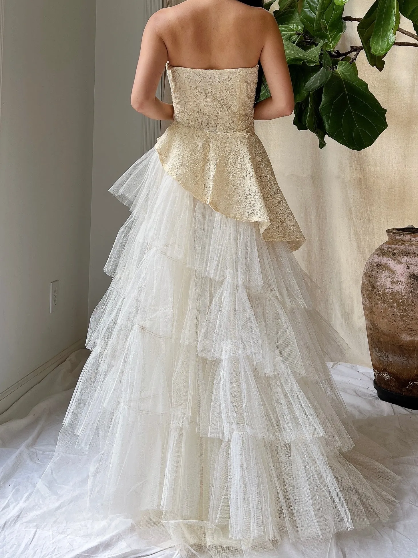 1950s Tulle and Lace Strapless Gown - S