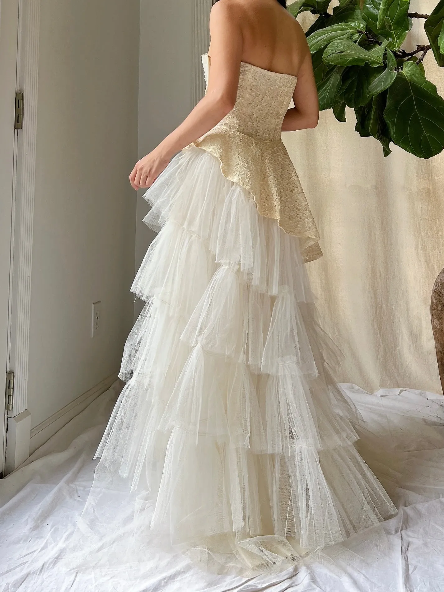 1950s Tulle and Lace Strapless Gown - S