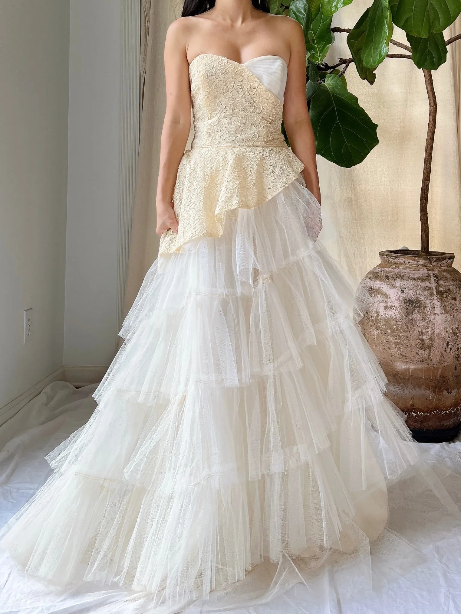 1950s Tulle and Lace Strapless Gown - S