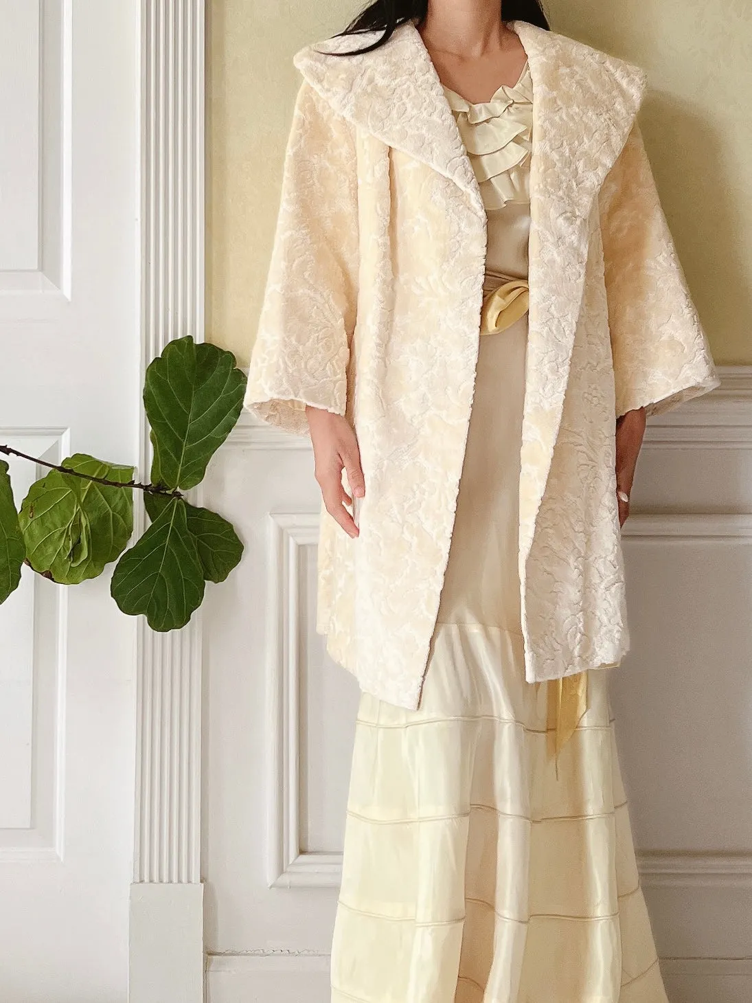 1960s Ivory Tapestry Coat - M