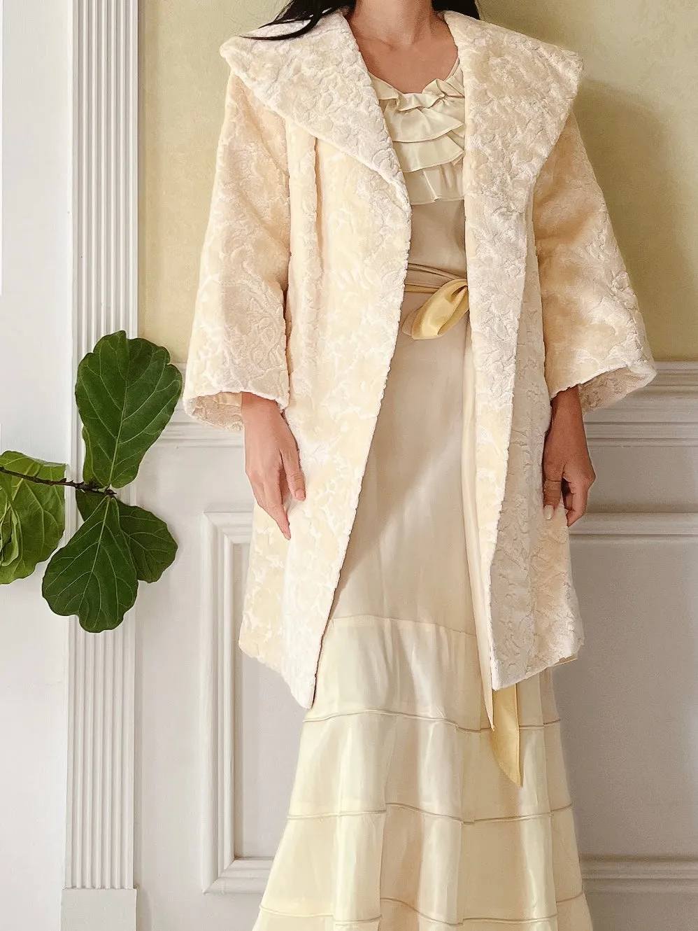 1960s Ivory Tapestry Coat - M