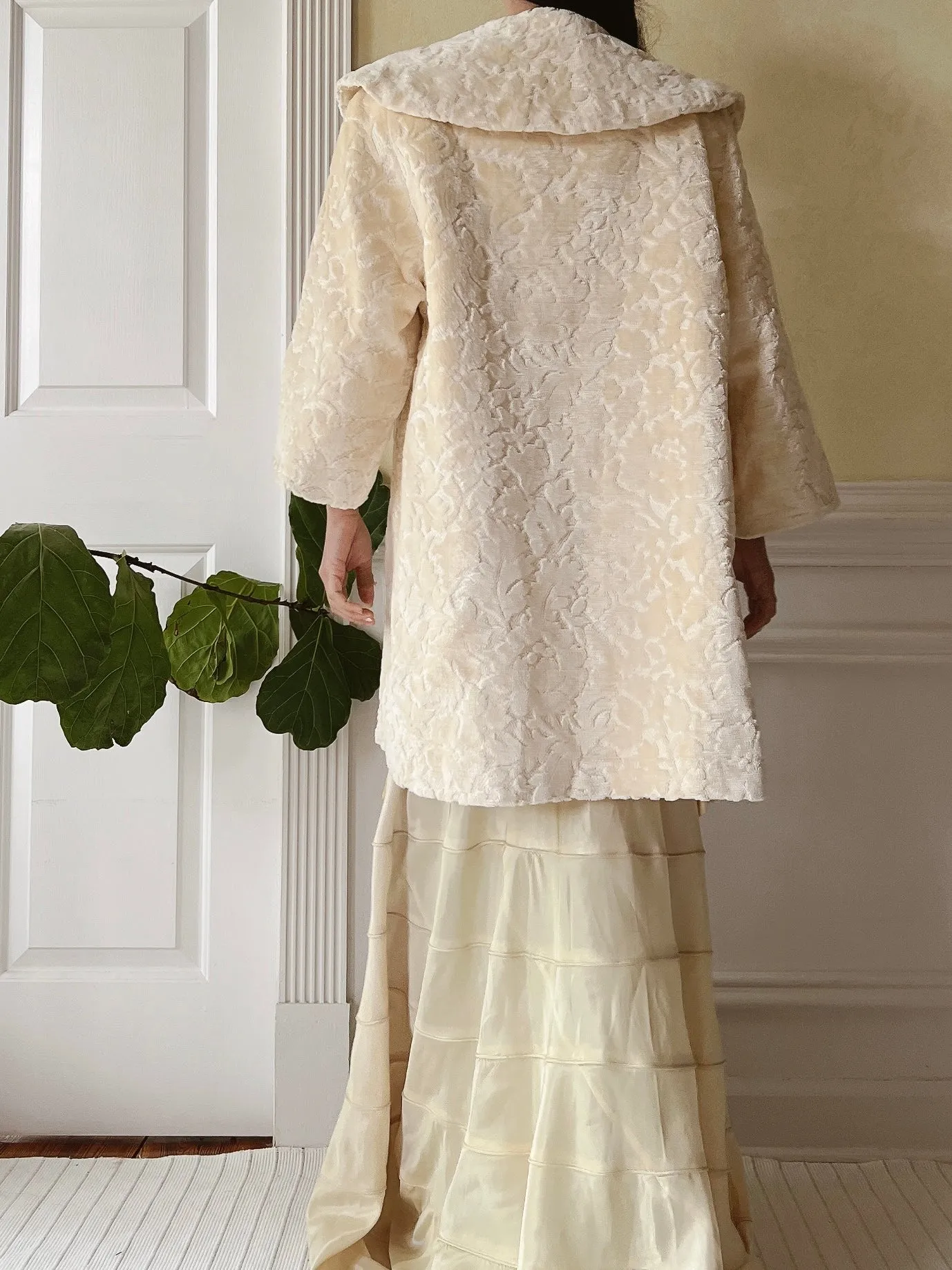 1960s Ivory Tapestry Coat - M