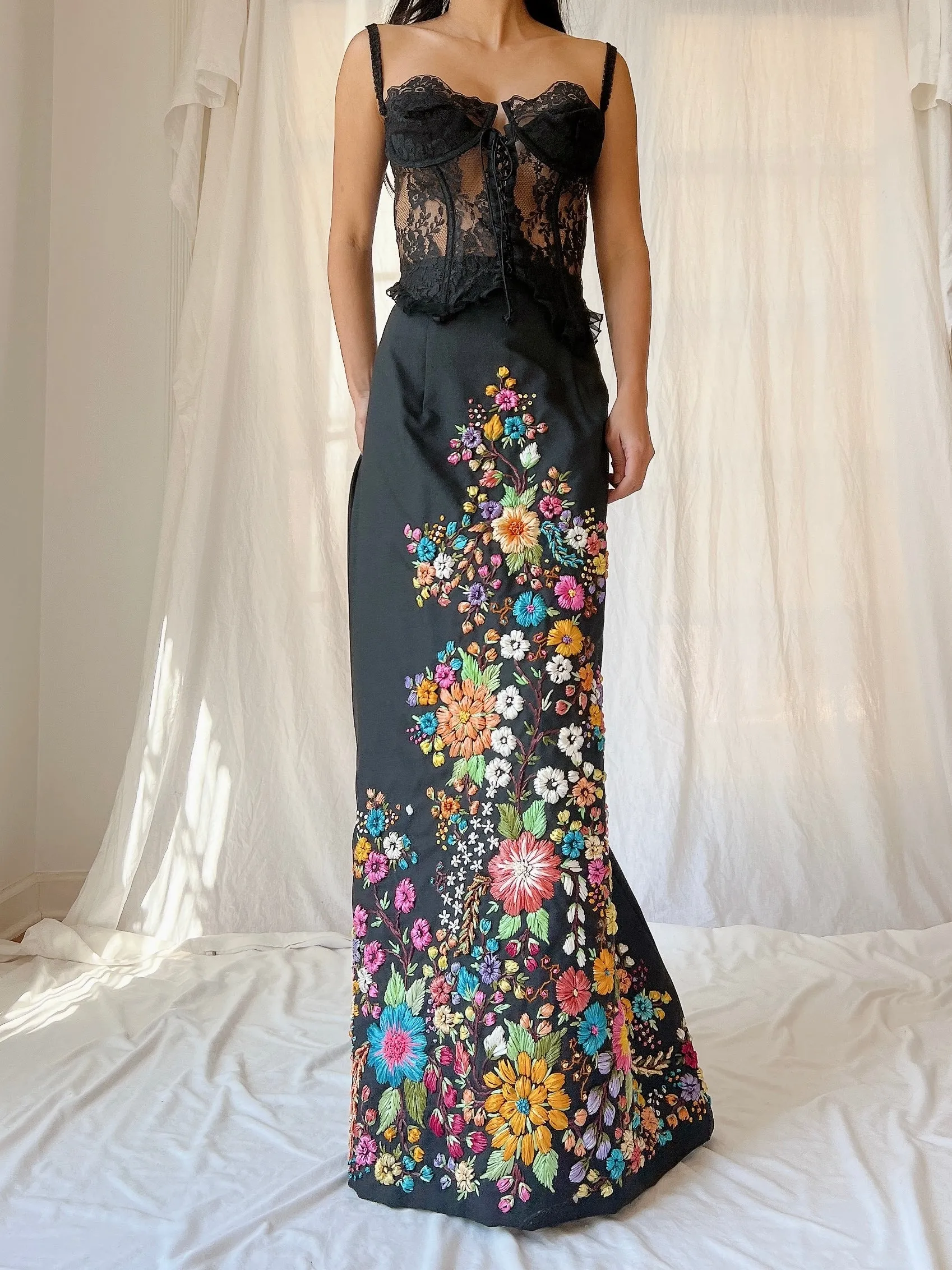 1970s Embroidered Cotton Skirt with Raffia Embroidery - M/L