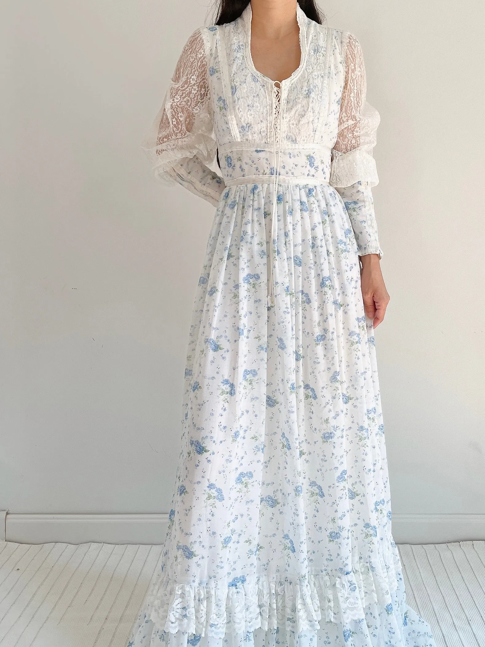 1970s Gunne Sax Puff Sleeves Cotton Dress - S-M