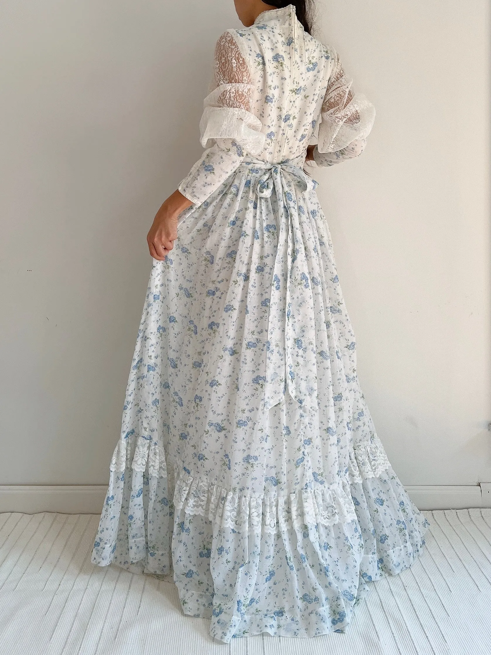 1970s Gunne Sax Puff Sleeves Cotton Dress - S-M