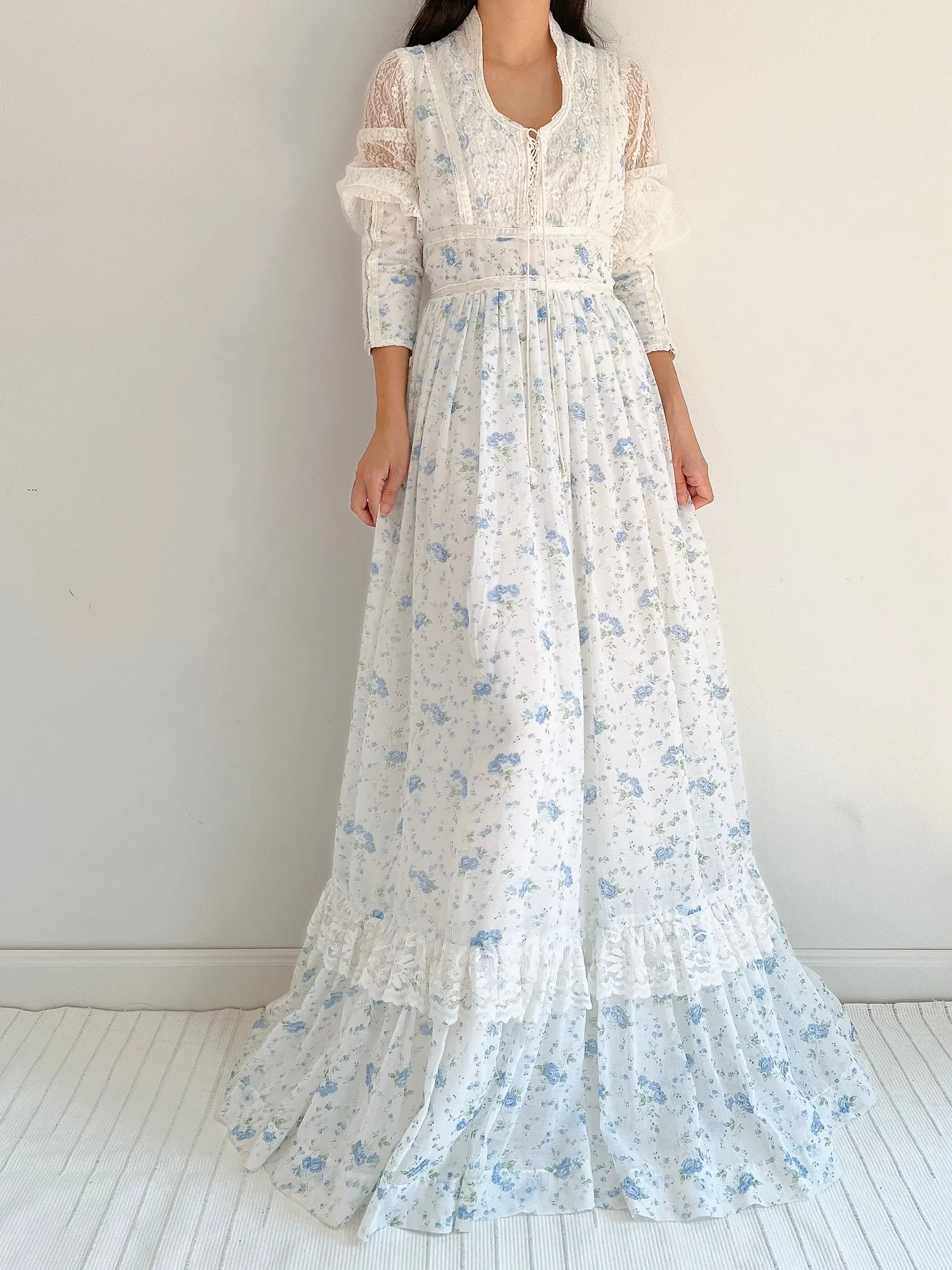 1970s Gunne Sax Puff Sleeves Cotton Dress - S-M