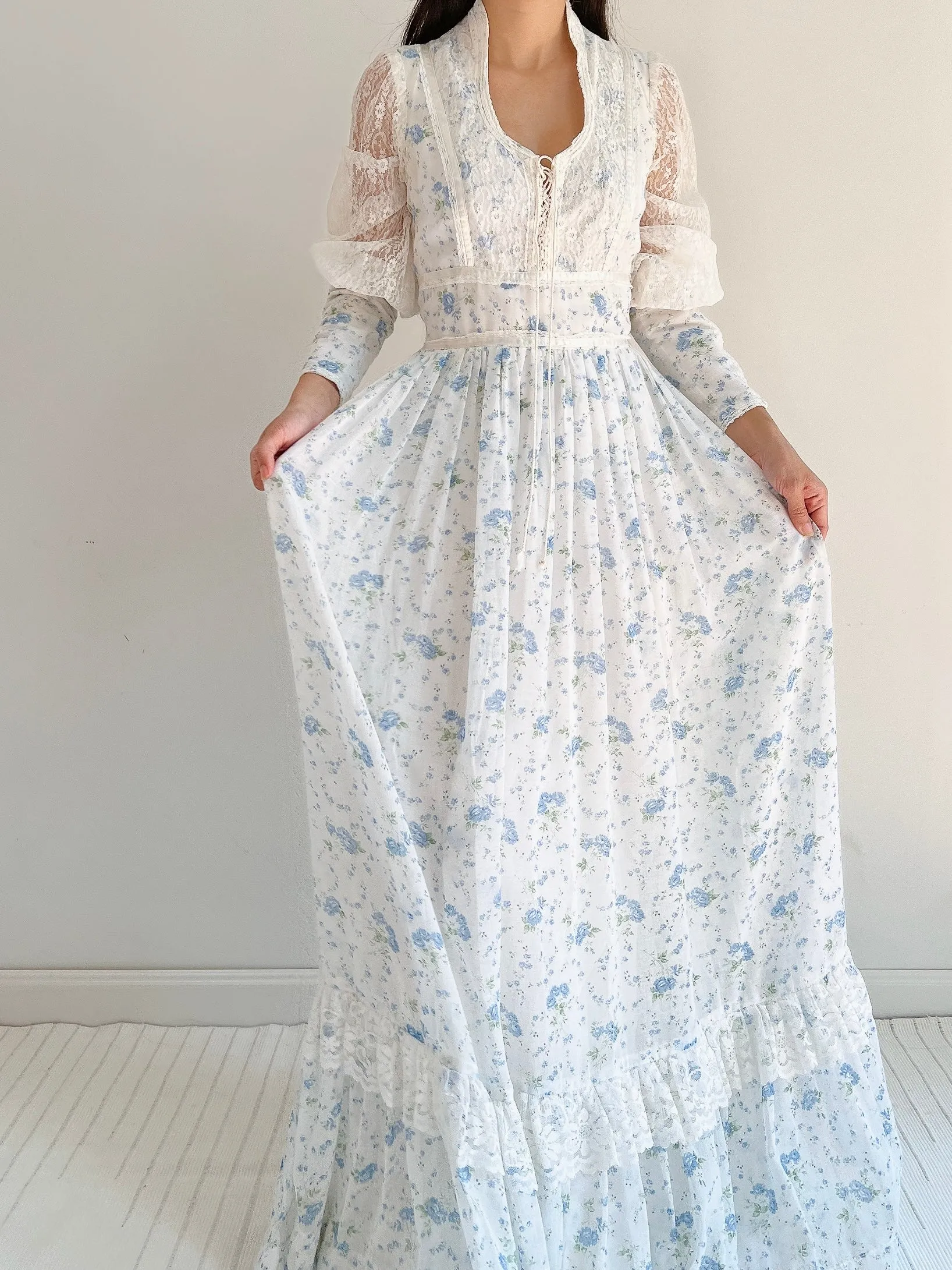 1970s Gunne Sax Puff Sleeves Cotton Dress - S-M