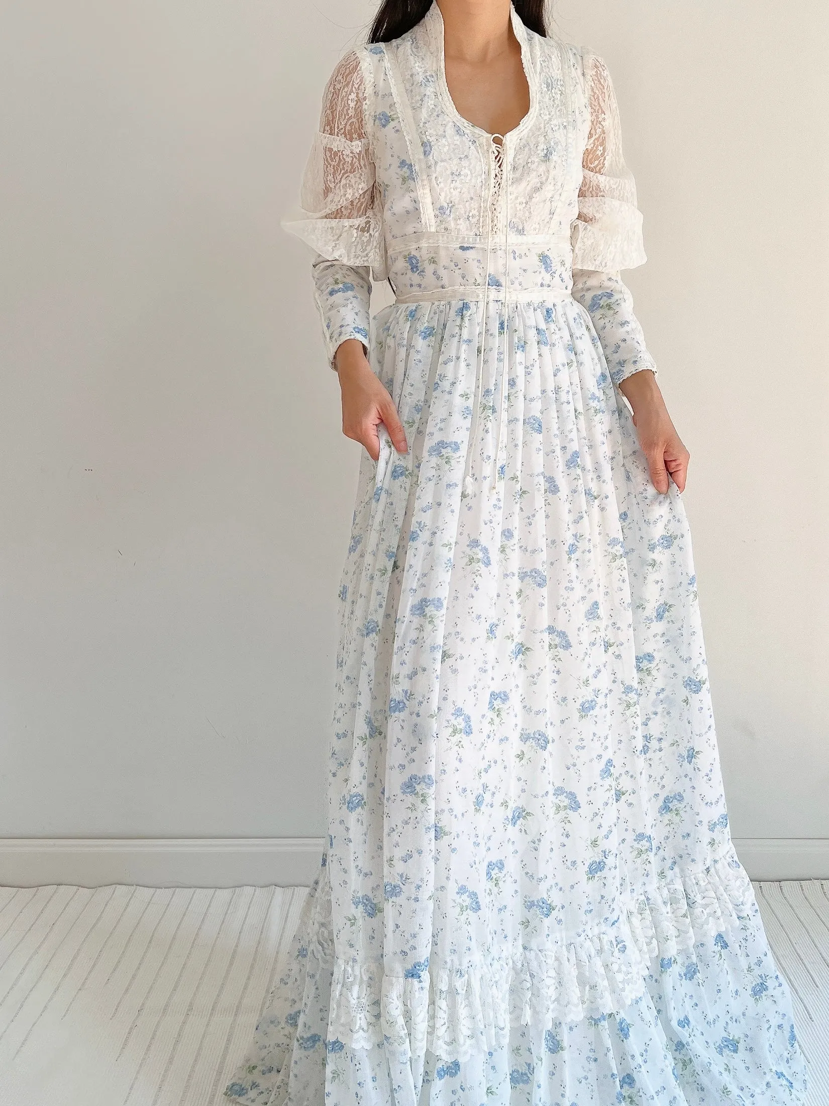 1970s Gunne Sax Puff Sleeves Cotton Dress - S-M