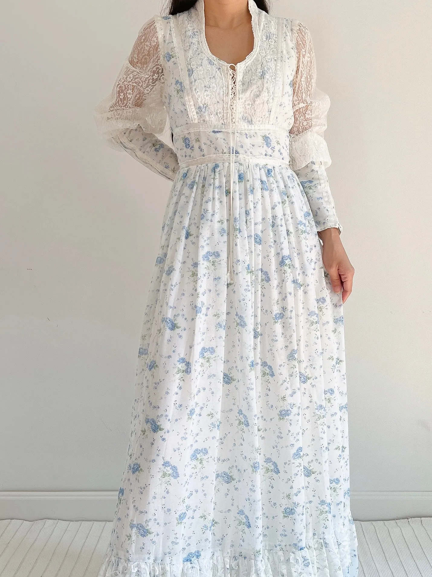 1970s Gunne Sax Puff Sleeves Cotton Dress - S-M