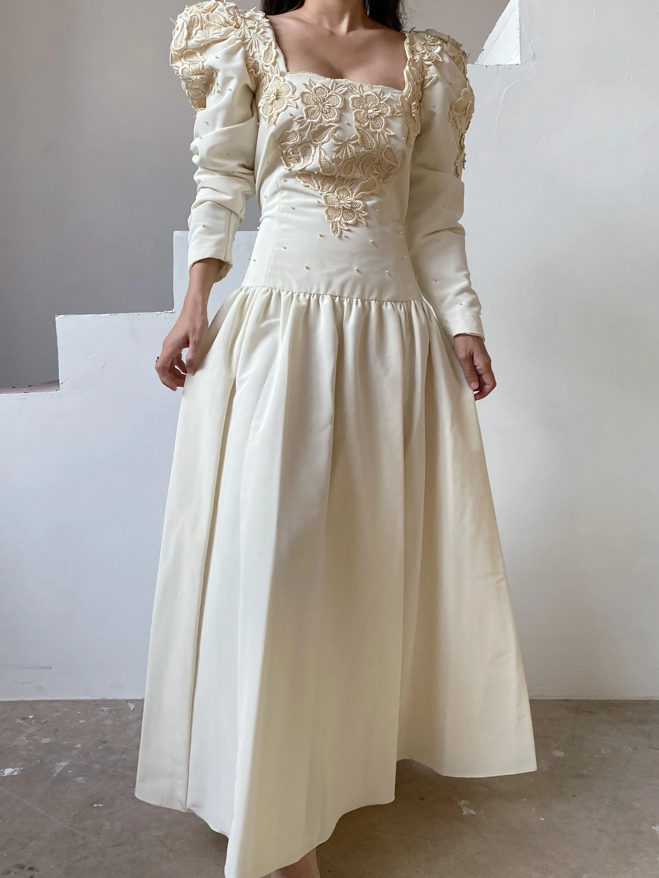 1980s Mutton Sleeve Embroidered Appliqués Gown - M