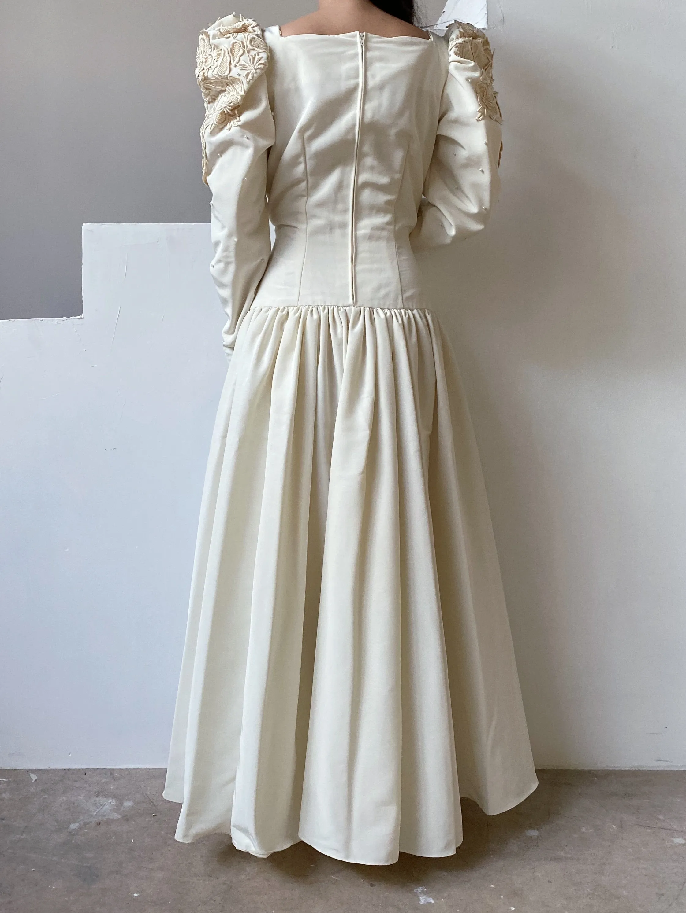1980s Mutton Sleeve Embroidered Appliqués Gown - M