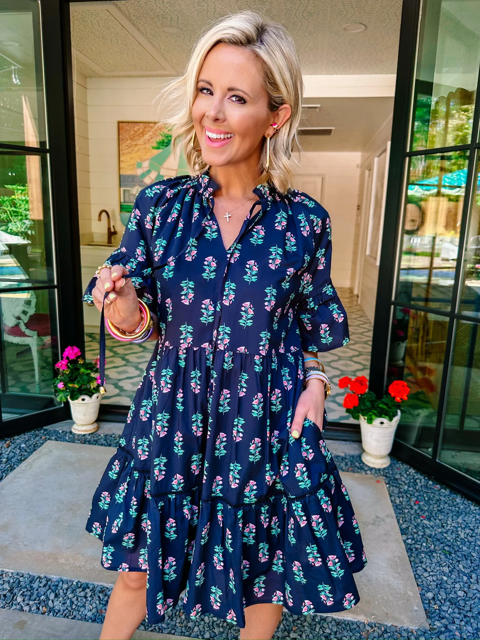 BUDDING BREEZE FLORAL DRESS - BLACK
