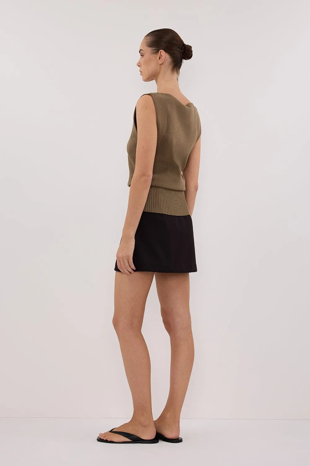 ELSA OLIVE SLEEVELESS KNIT TOP