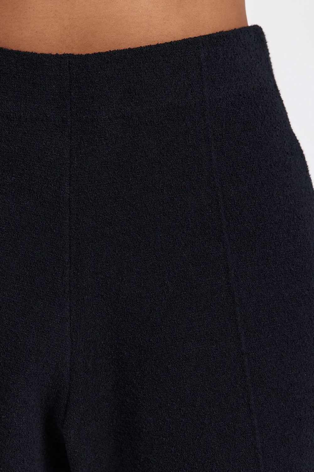 LISA BLACK TAILORED KNIT SHORT