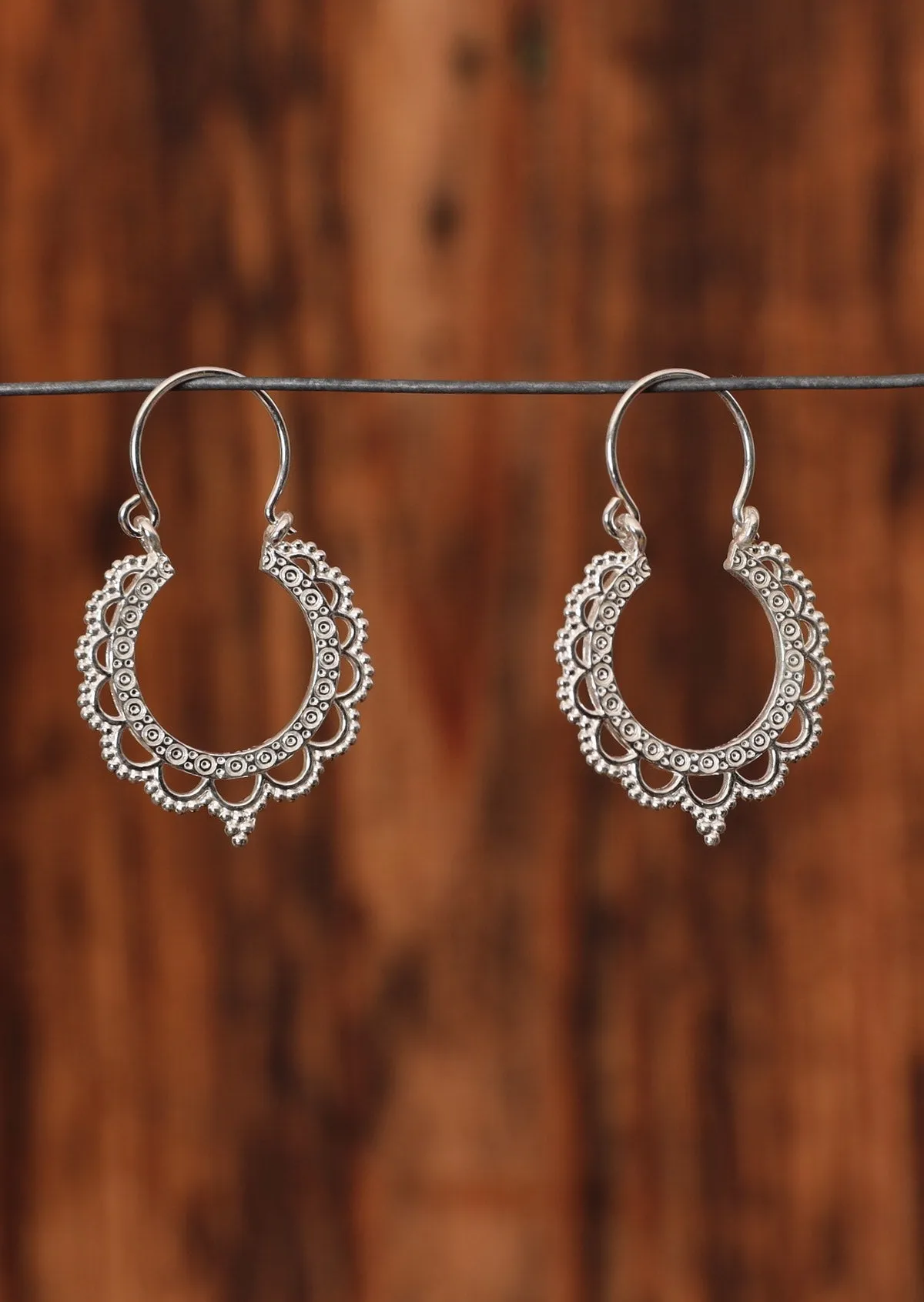 Lustering Lace Silver Earrings