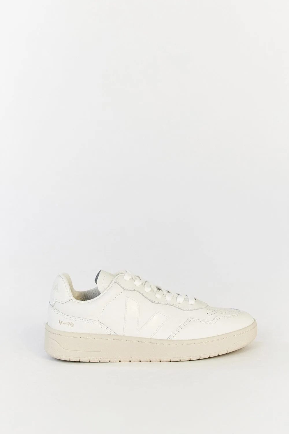 VEJA V-90 O.T. LEATHER EXTRA WHITE