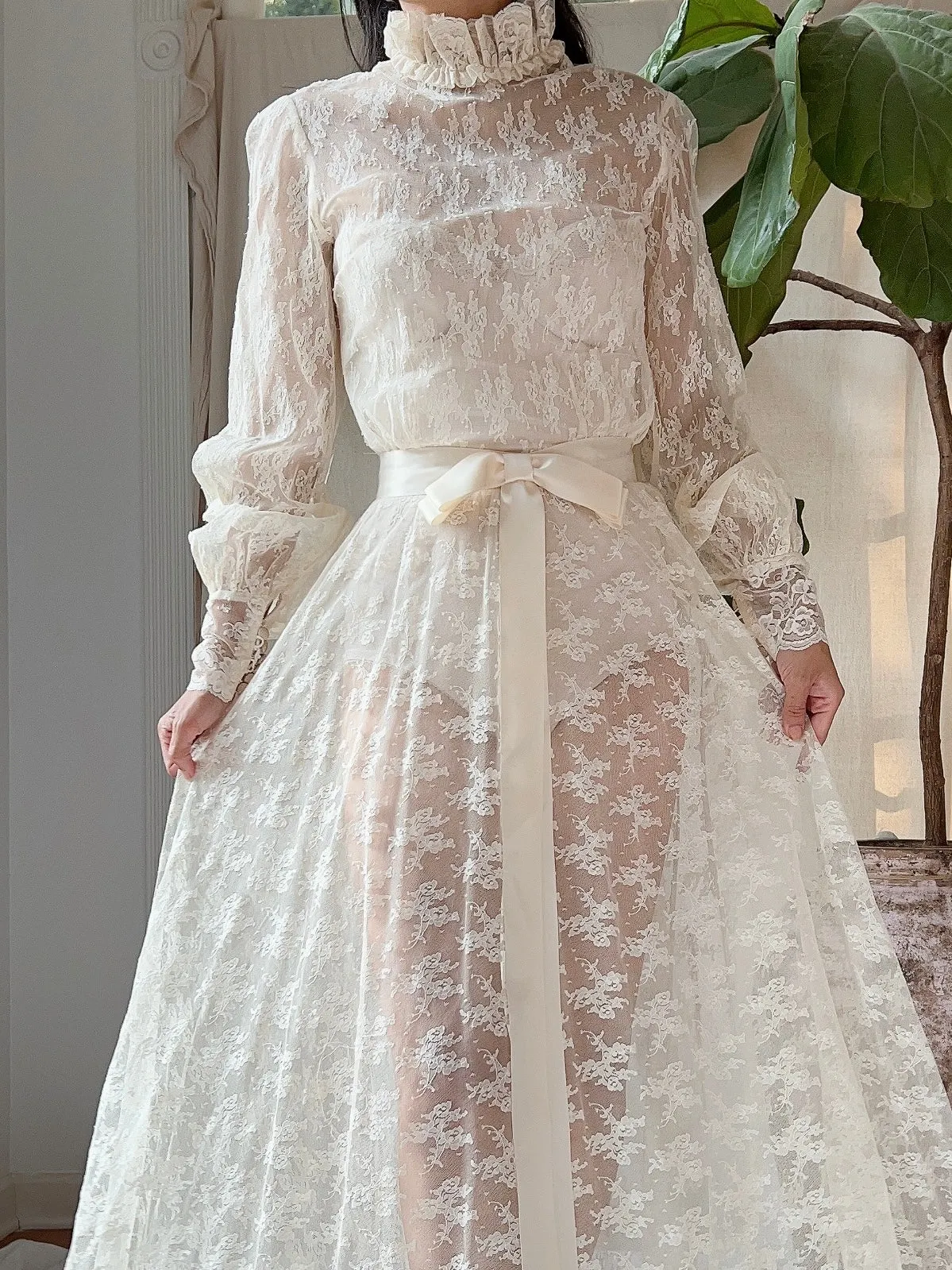 Vintage High Neck Lace Dress - S