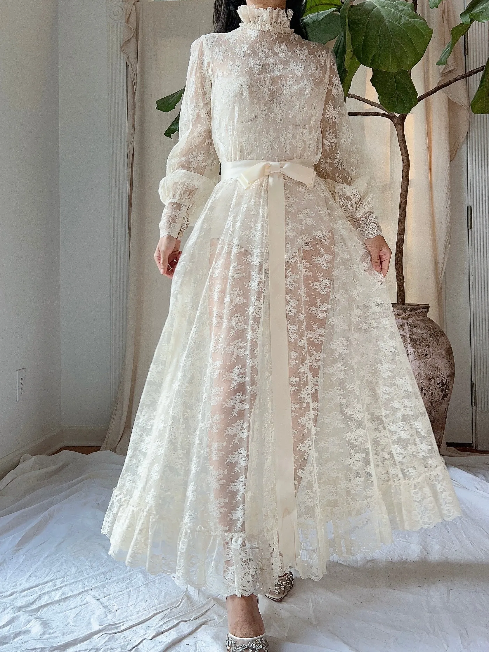 Vintage High Neck Lace Dress - S