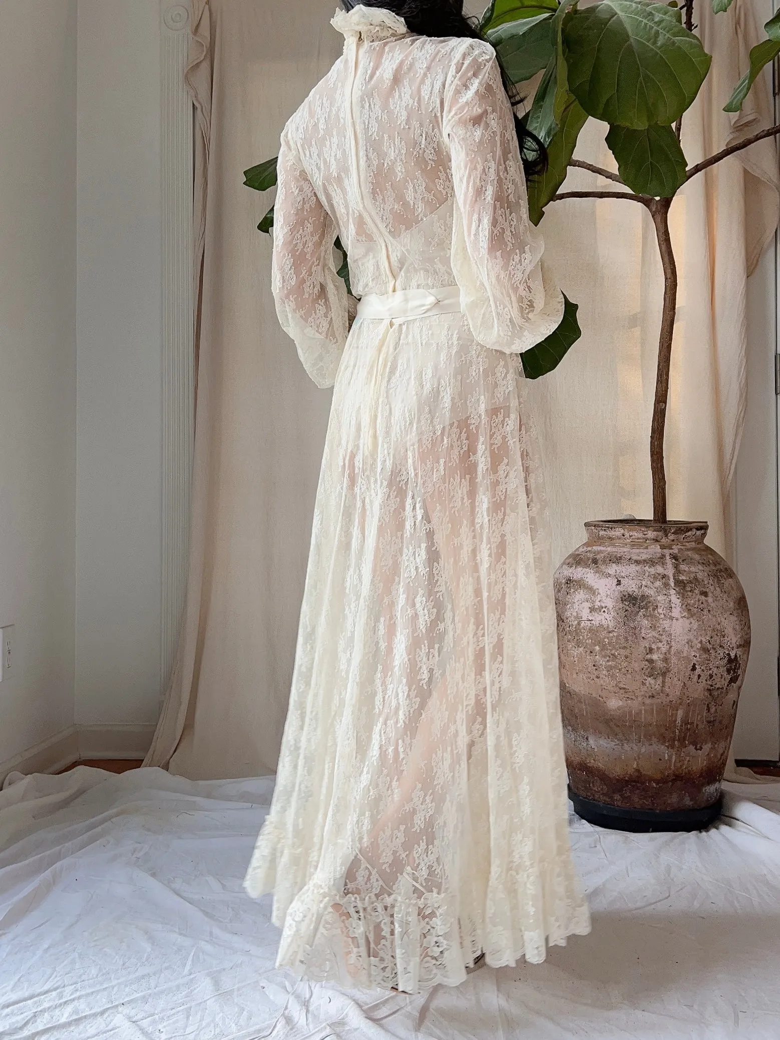 Vintage High Neck Lace Dress - S