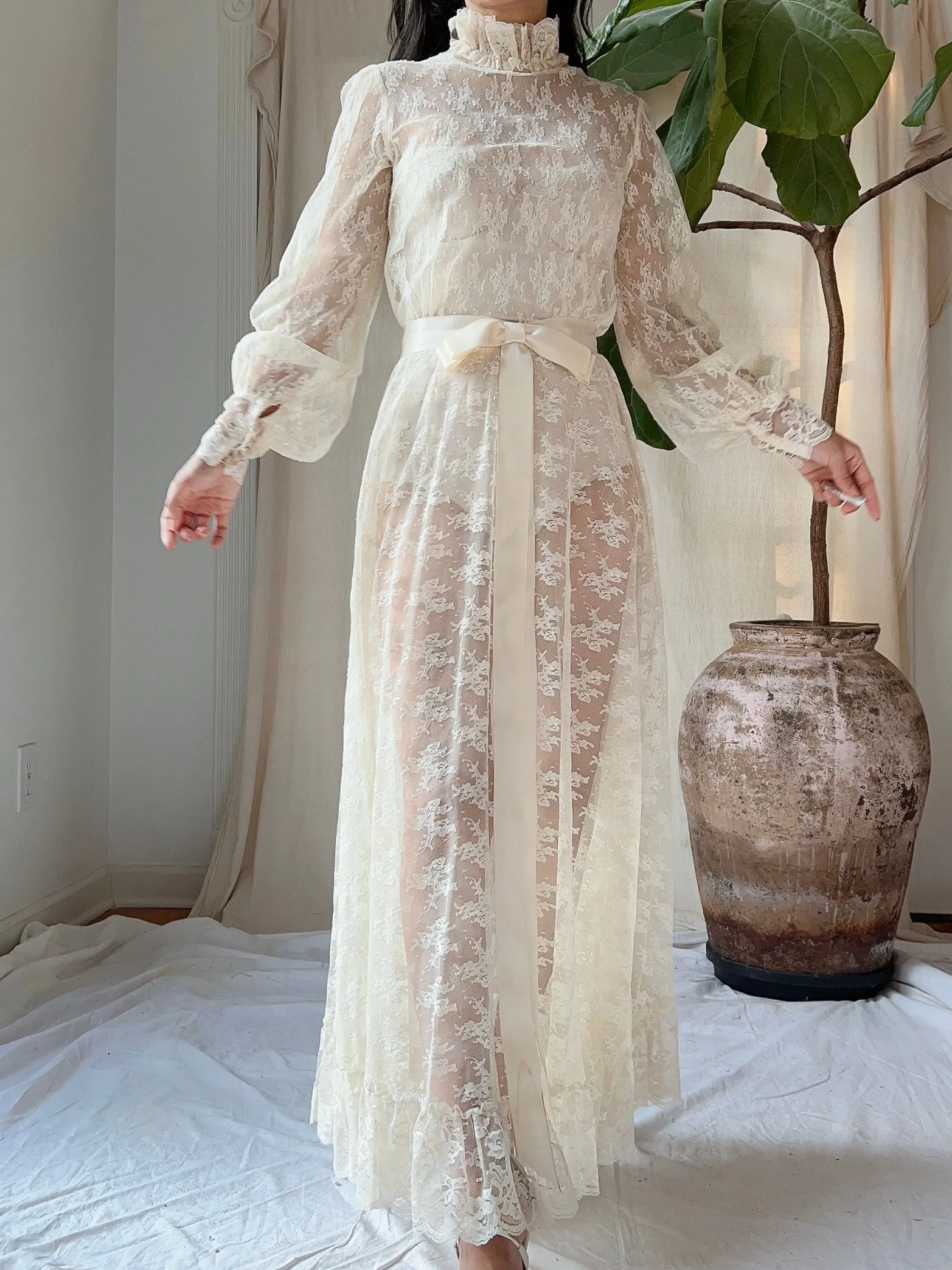 Vintage High Neck Lace Dress - S