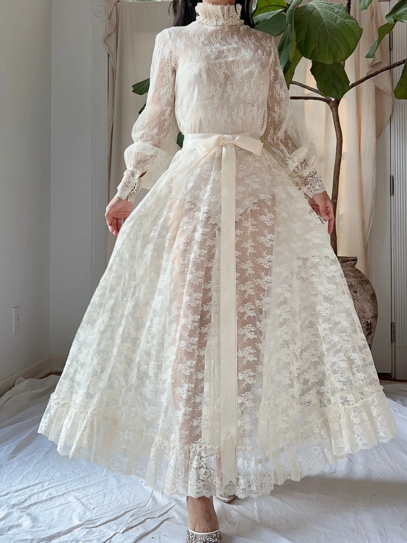 Vintage High Neck Lace Dress - S