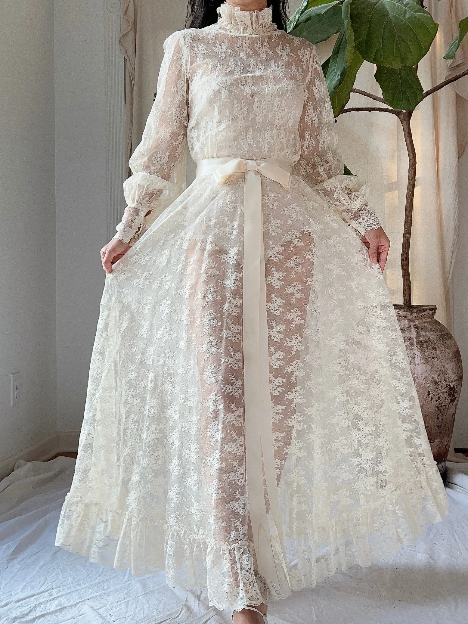Vintage High Neck Lace Dress - S