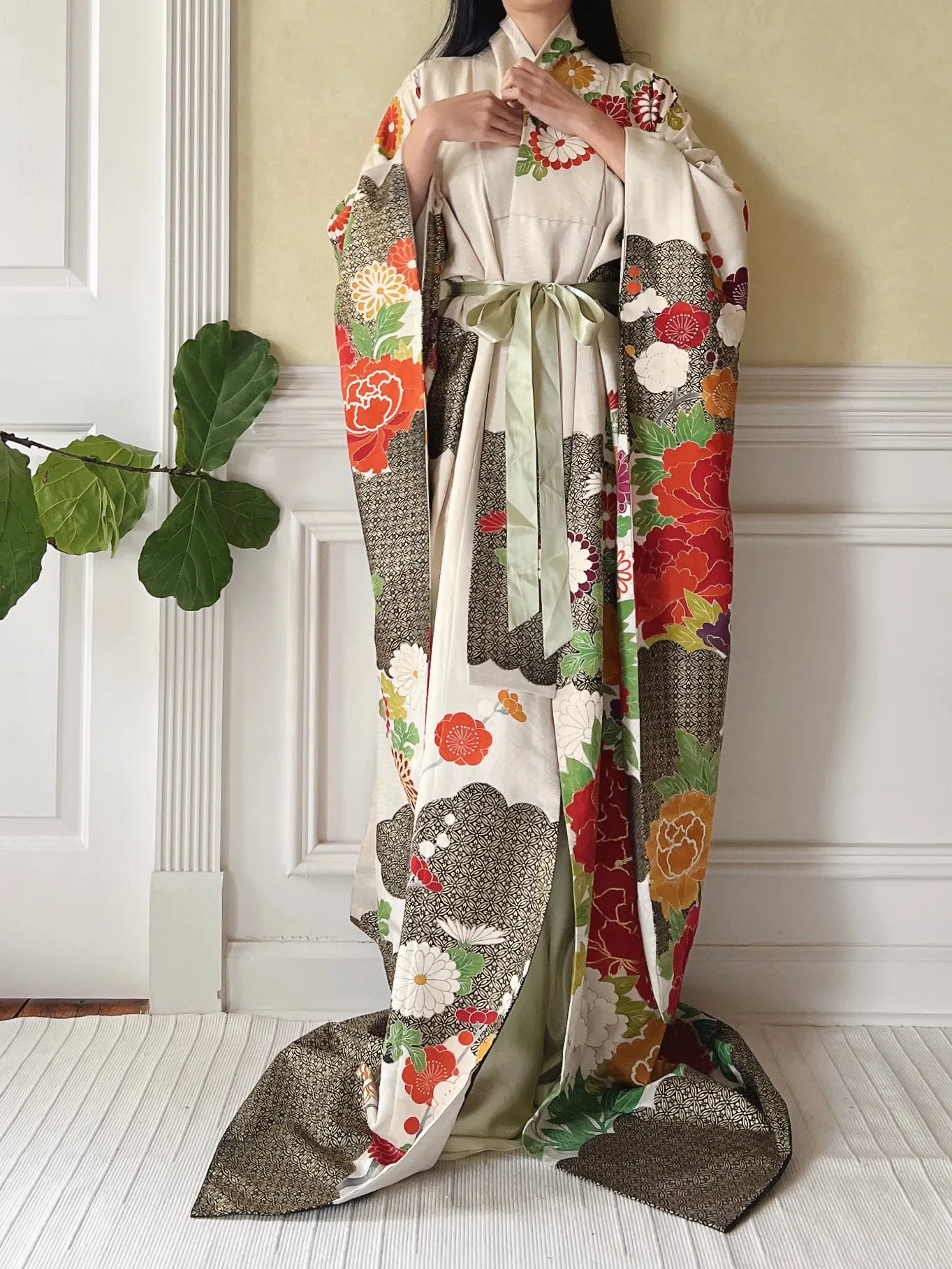 Vintage Silk Kimono with Peonies and Daisies - OSFM