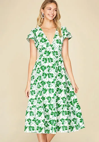 Winery Weekend Midi Dress in Green